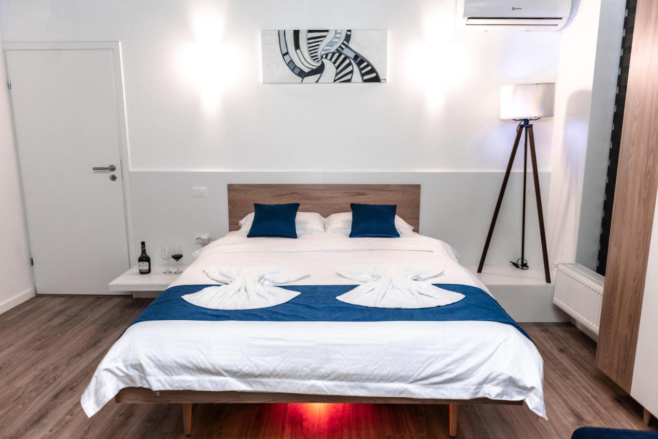 Puzzle Apartaments&Studios Craiova Bagian luar foto