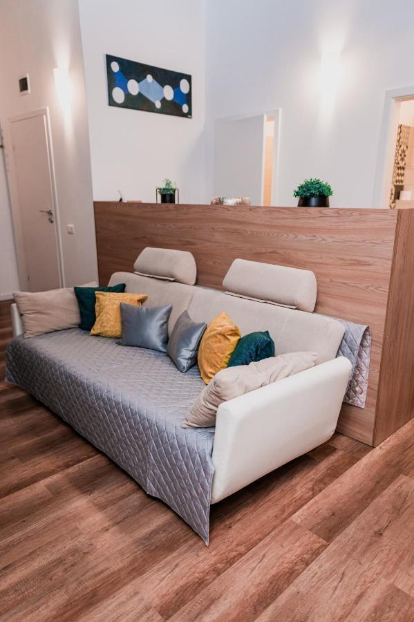 Puzzle Apartaments&Studios Craiova Bagian luar foto