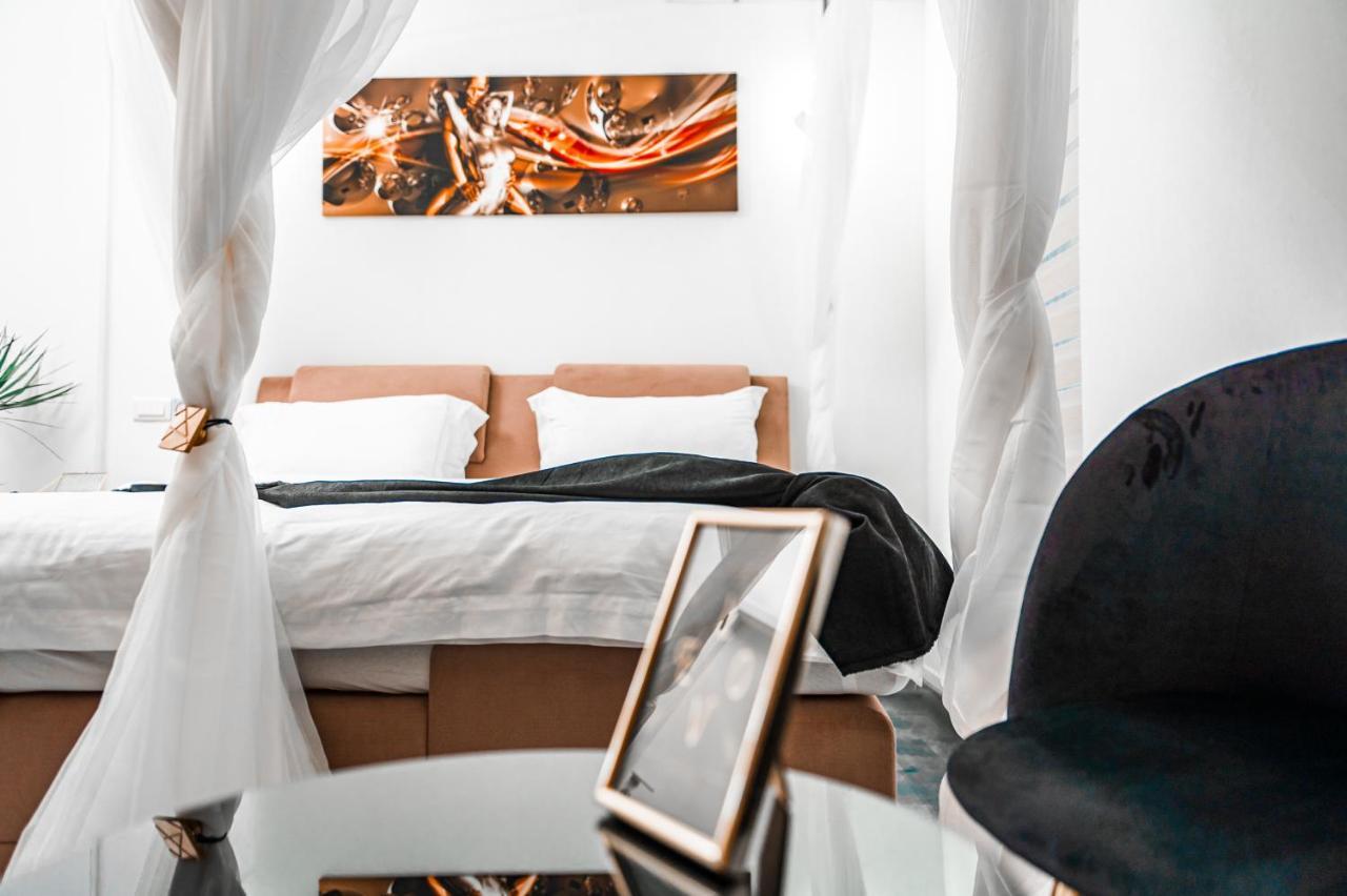 Puzzle Apartaments&Studios Craiova Bagian luar foto